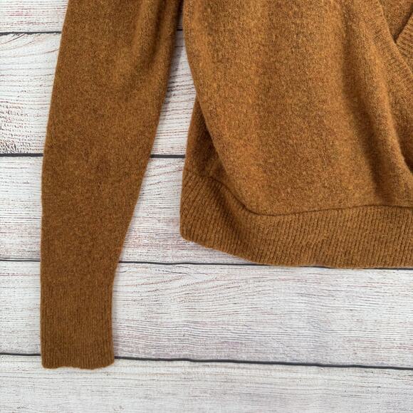 Madewell Wrap-Front Pullover Sweater in Coziest Yarn Womens Medium Hthr Harvest - Picture 3 of 9